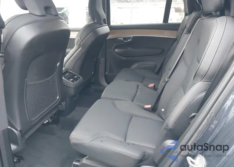 2025 Volvo Xc90 B5 Plus 7-Seater z USA, uszkodzony, nr VIN YV4M12PB3S1360133